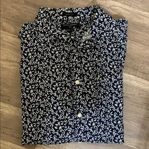NEVER WORN Slim fit Banana Republic dress shirt!